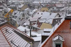 Choosing the Right Roof: Understanding the Lifespan of Each Material